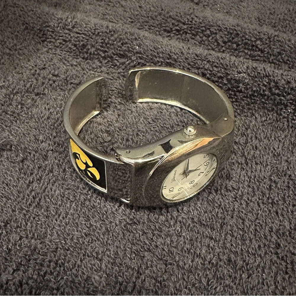 ^ Geneva Iowa Hawkeyes Open Cuff Watch (needs battery)